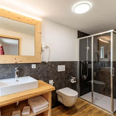 Lardi & Ristorante, Valposchiavo מלון 2*