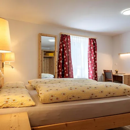 Lardi & Ristorante, Valposchiavo 2* لي بريز