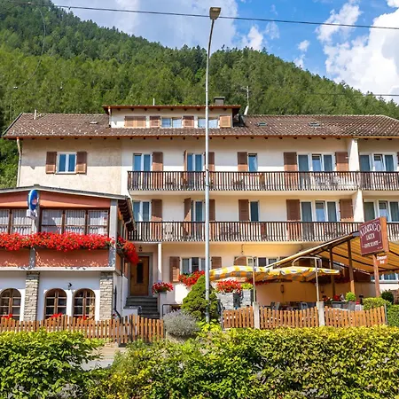 Lardi & Ristorante, Valposchiavo ホテル 2*